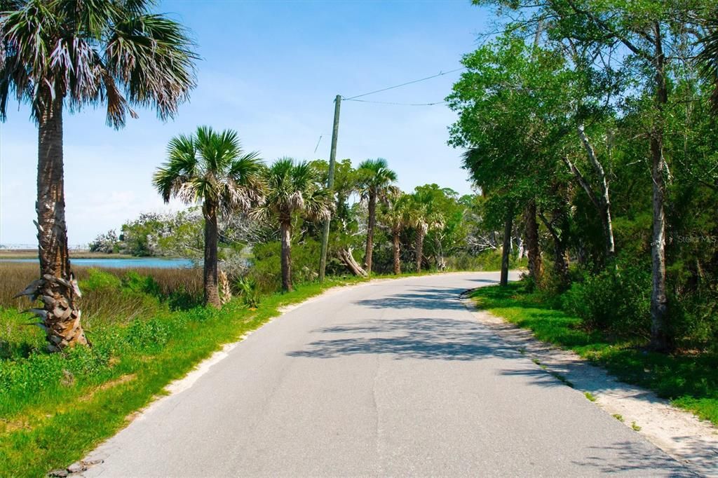 待售: $389,000 (1.41 acres)