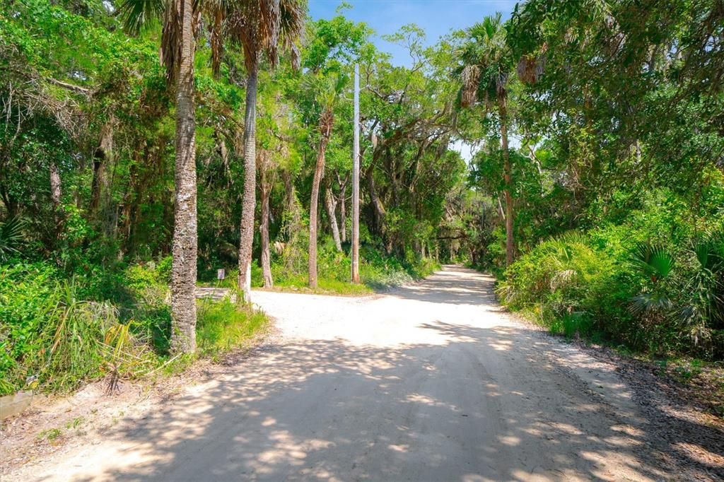 待售: $389,000 (1.41 acres)
