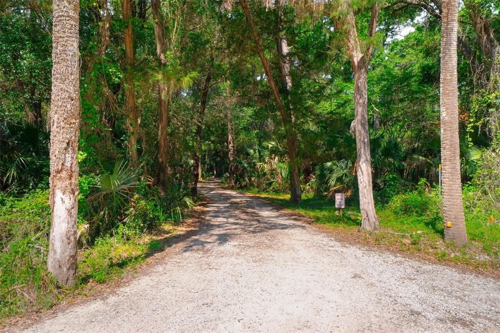 待售: $389,000 (1.41 acres)