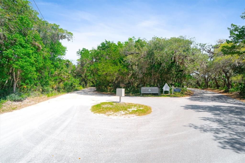 待售: $389,000 (1.41 acres)