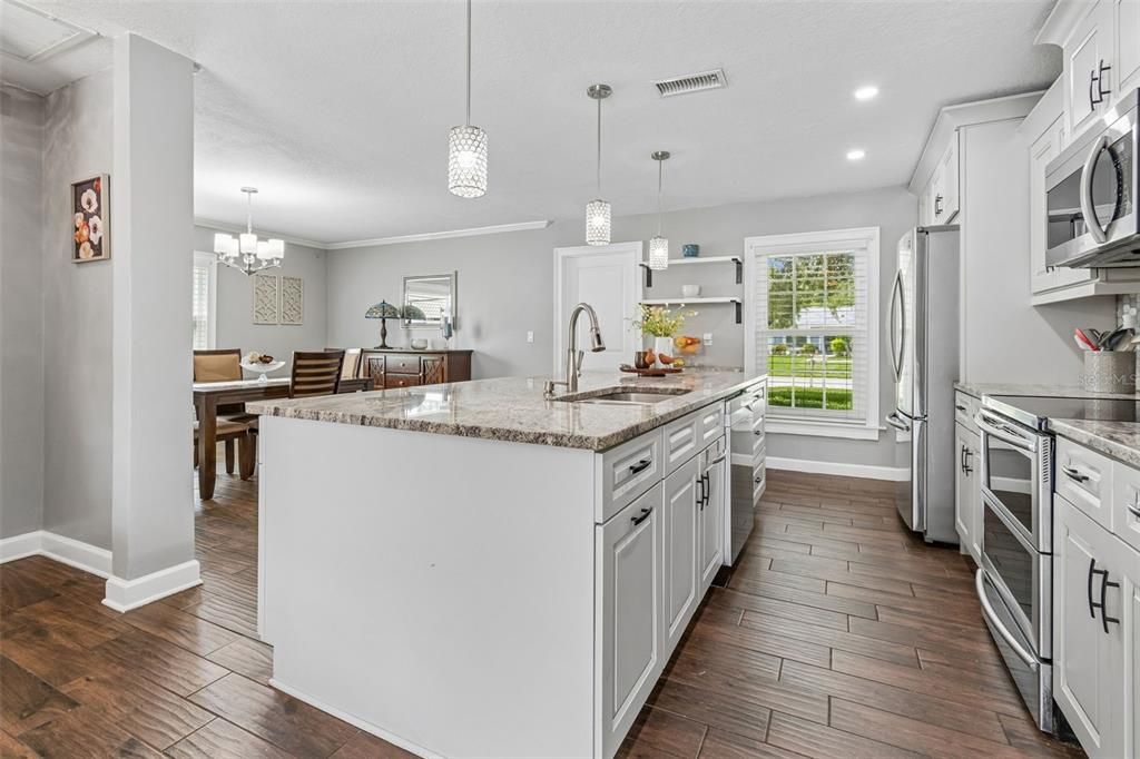 For Sale: $489,000 (3 beds, 2 baths, 1328 Square Feet)