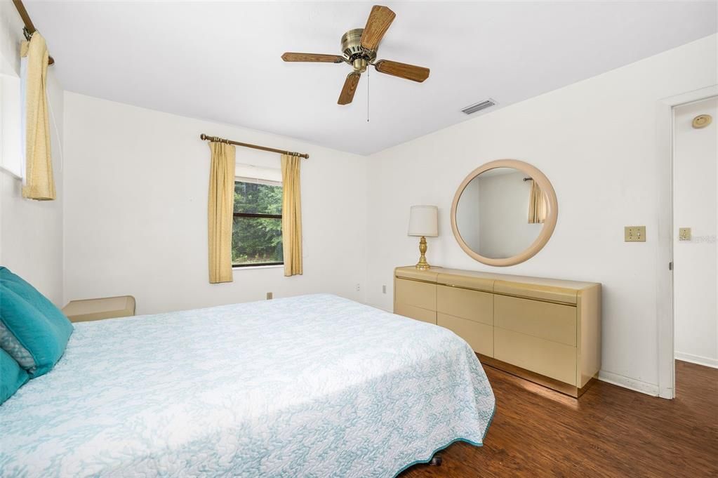 For Sale: $215,000 (2 beds, 2 baths, 1152 Square Feet)