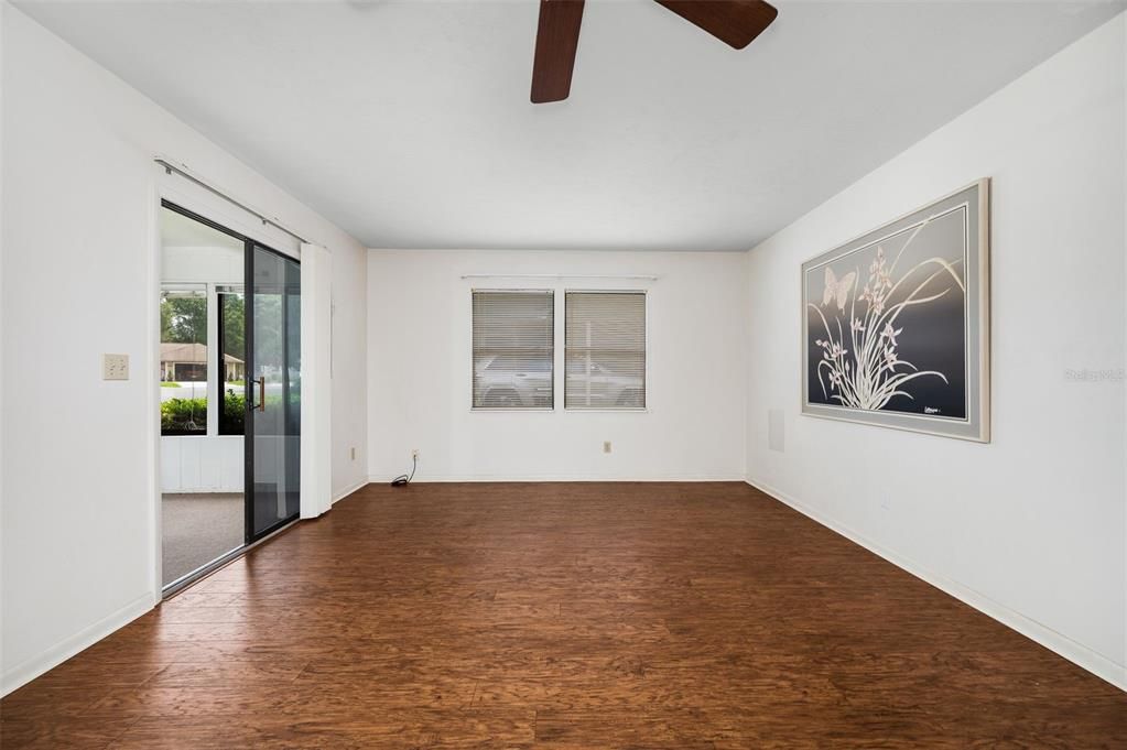 For Sale: $215,000 (2 beds, 2 baths, 1152 Square Feet)