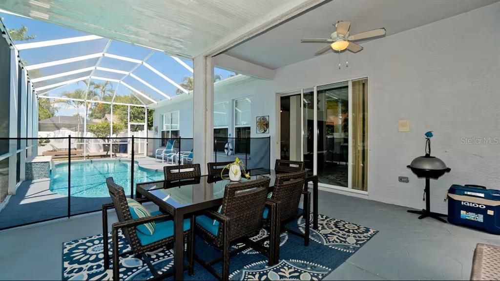 For Rent: $3,800 (3 beds, 2 baths, 1985 Square Feet)