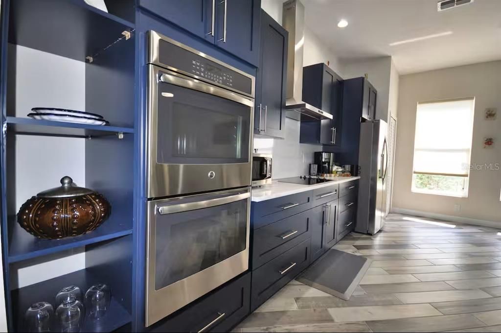 For Rent: $3,800 (3 beds, 2 baths, 1985 Square Feet)