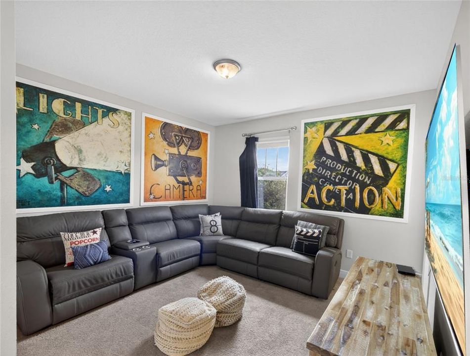 For Sale: $825,000 (8 beds, 6 baths, 3612 Square Feet)