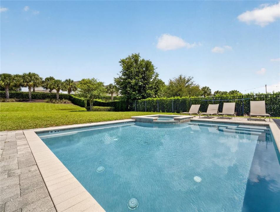 For Sale: $825,000 (8 beds, 6 baths, 3612 Square Feet)