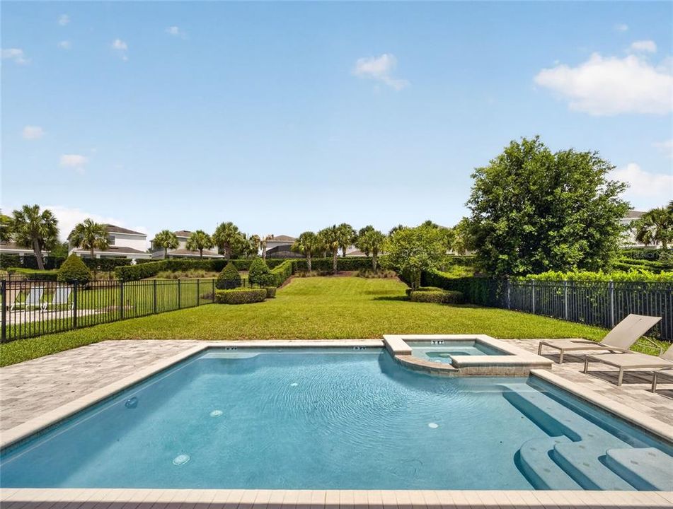 For Sale: $825,000 (8 beds, 6 baths, 3612 Square Feet)