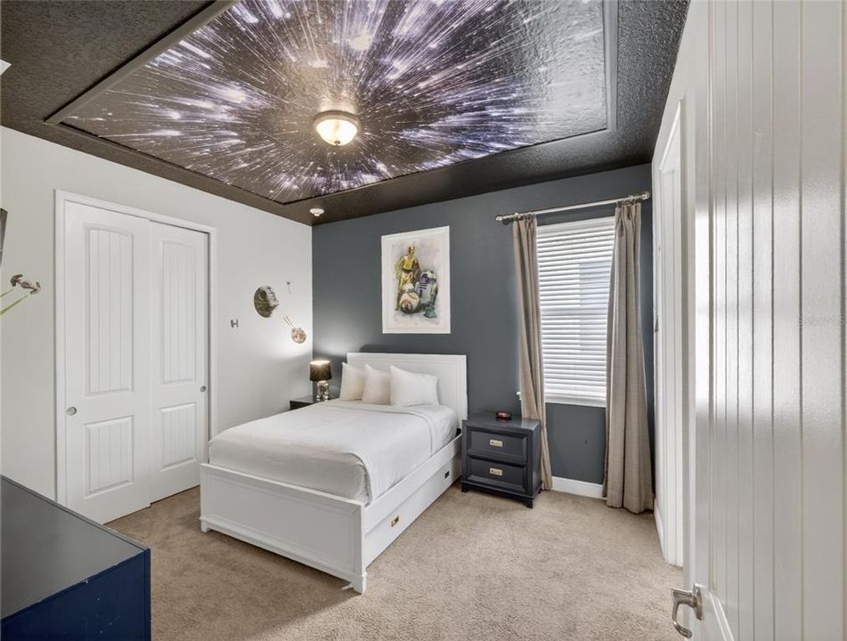 For Sale: $825,000 (8 beds, 6 baths, 3612 Square Feet)
