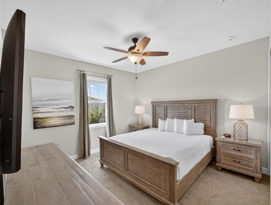 For Sale: $825,000 (8 beds, 6 baths, 3612 Square Feet)