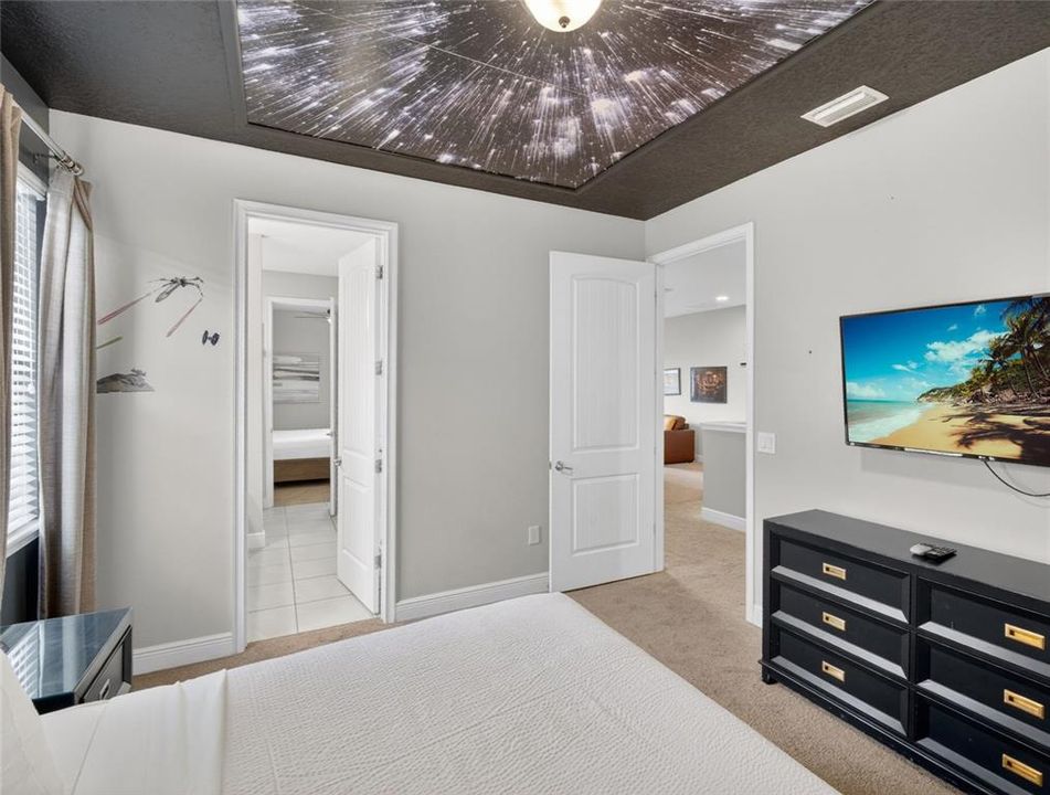 For Sale: $825,000 (8 beds, 6 baths, 3612 Square Feet)