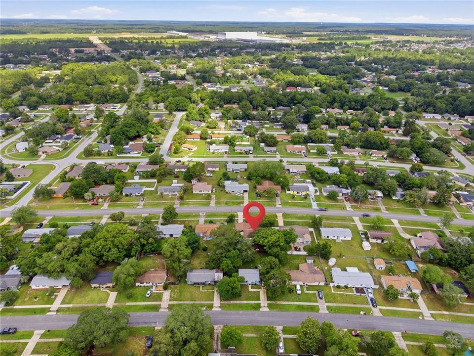 Active With Contract: $199,900 (3 beds, 2 baths, 1182 Square Feet)