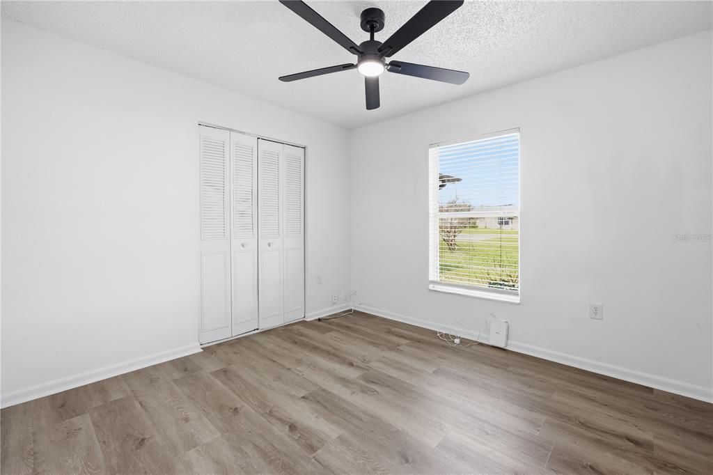 Active With Contract: $199,900 (3 beds, 2 baths, 1182 Square Feet)
