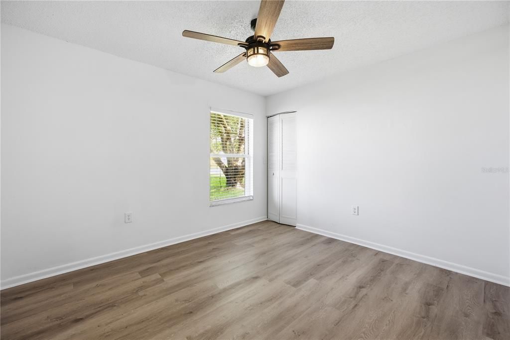Active With Contract: $199,900 (3 beds, 2 baths, 1182 Square Feet)