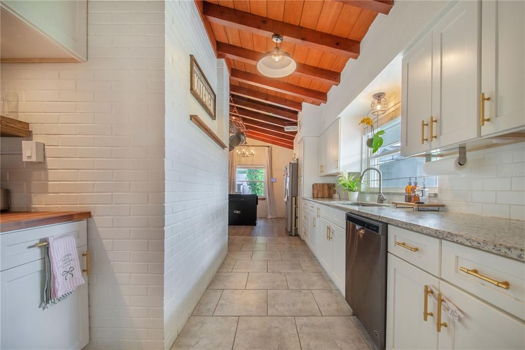 For Sale: $490,000 (4 beds, 2 baths, 2393 Square Feet)