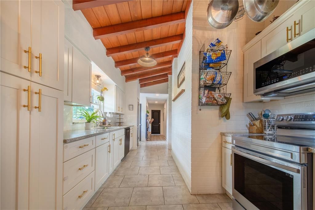 For Sale: $490,000 (4 beds, 2 baths, 2393 Square Feet)