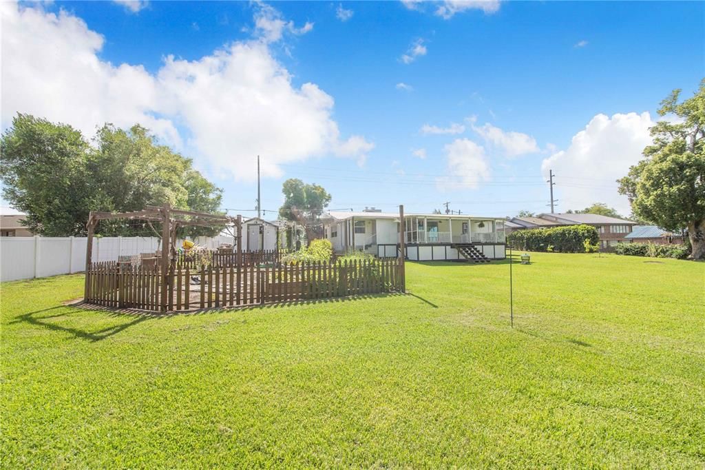 For Sale: $490,000 (4 beds, 2 baths, 2393 Square Feet)