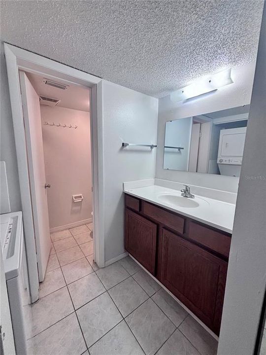 В аренду: $1,250 (2 спален, 2 ванн, 837 Квадратных фут)
