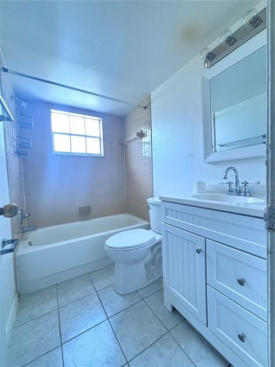 В аренду: $1,250 (2 спален, 2 ванн, 837 Квадратных фут)