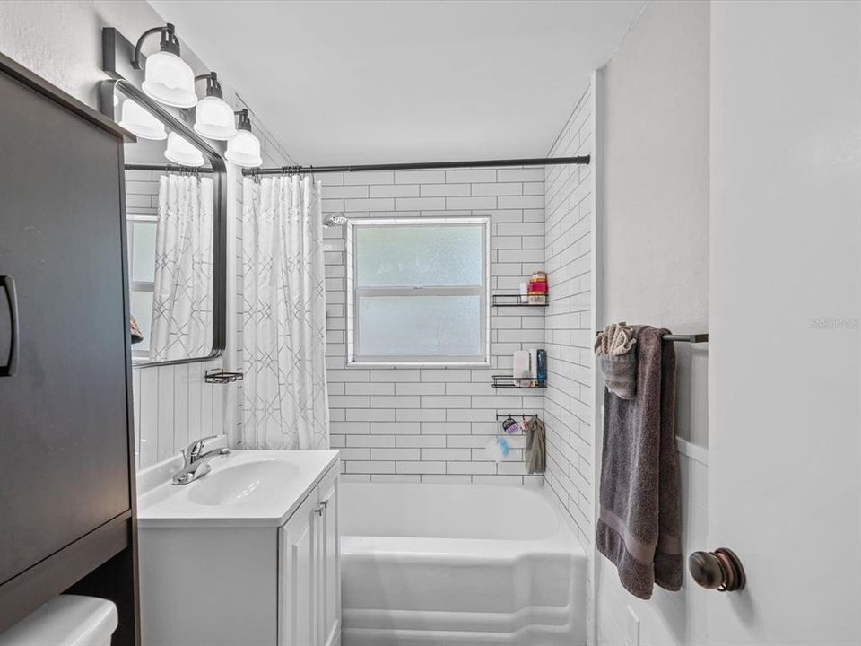 For Sale: $349,900 (3 beds, 2 baths, 1412 Square Feet)