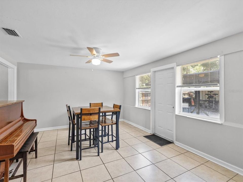 For Sale: $349,900 (3 beds, 2 baths, 1412 Square Feet)