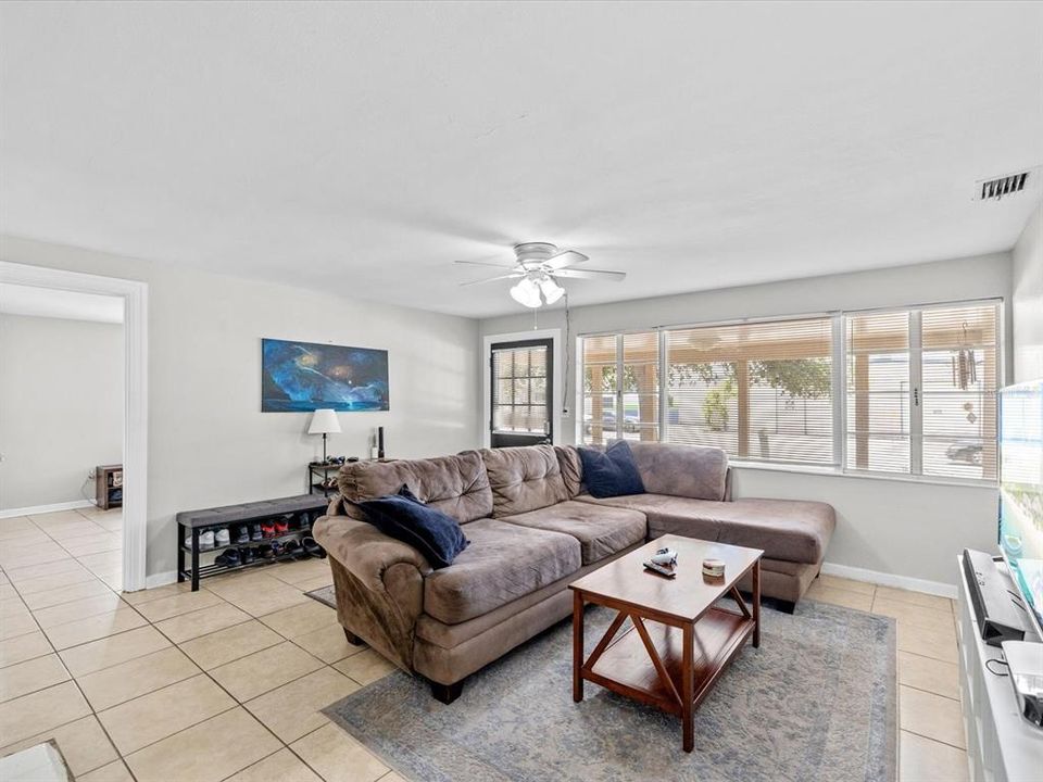 For Sale: $349,900 (3 beds, 2 baths, 1412 Square Feet)