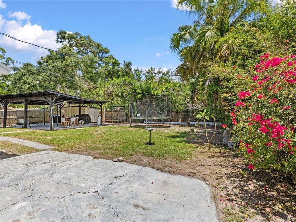 For Sale: $349,900 (3 beds, 2 baths, 1412 Square Feet)