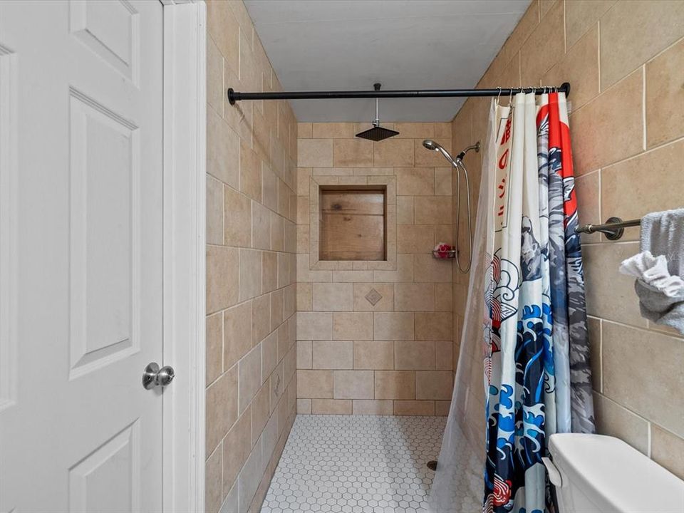 For Sale: $349,900 (3 beds, 2 baths, 1412 Square Feet)