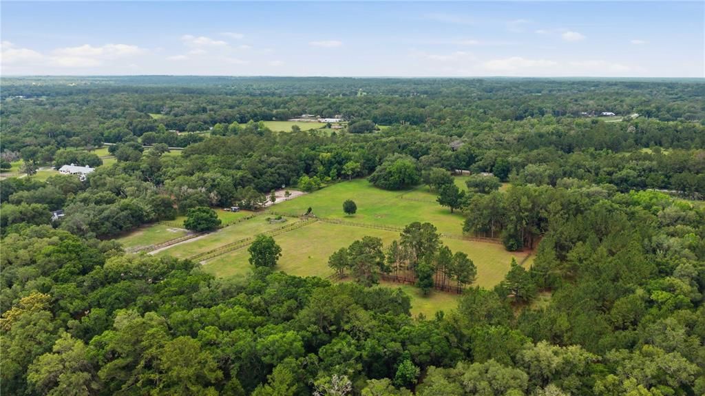 На продажу: $575,000 (8.23 acres)