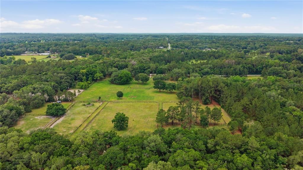 На продажу: $575,000 (8.23 acres)