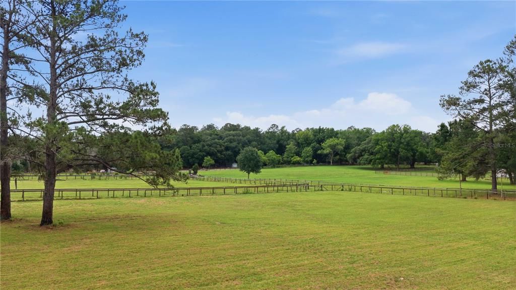 На продажу: $575,000 (8.23 acres)