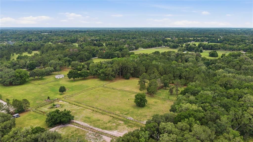 На продажу: $575,000 (8.23 acres)