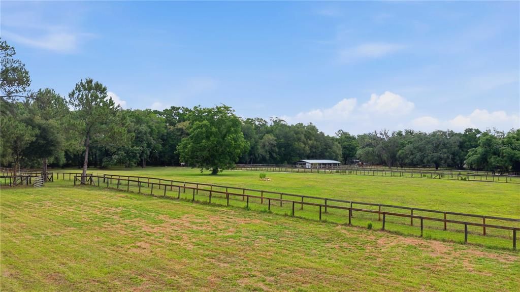 На продажу: $575,000 (8.23 acres)