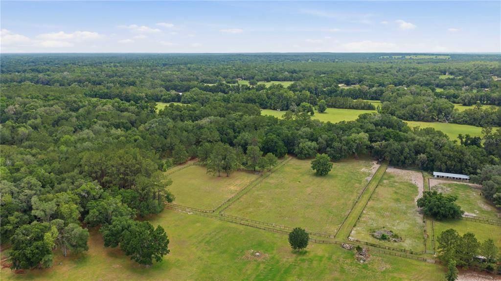 На продажу: $575,000 (8.23 acres)