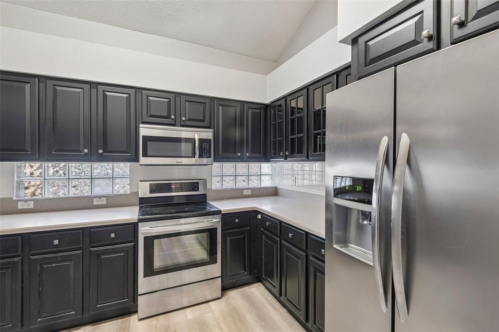 For Sale: $615,000 (3 beds, 2 baths, 2452 Square Feet)
