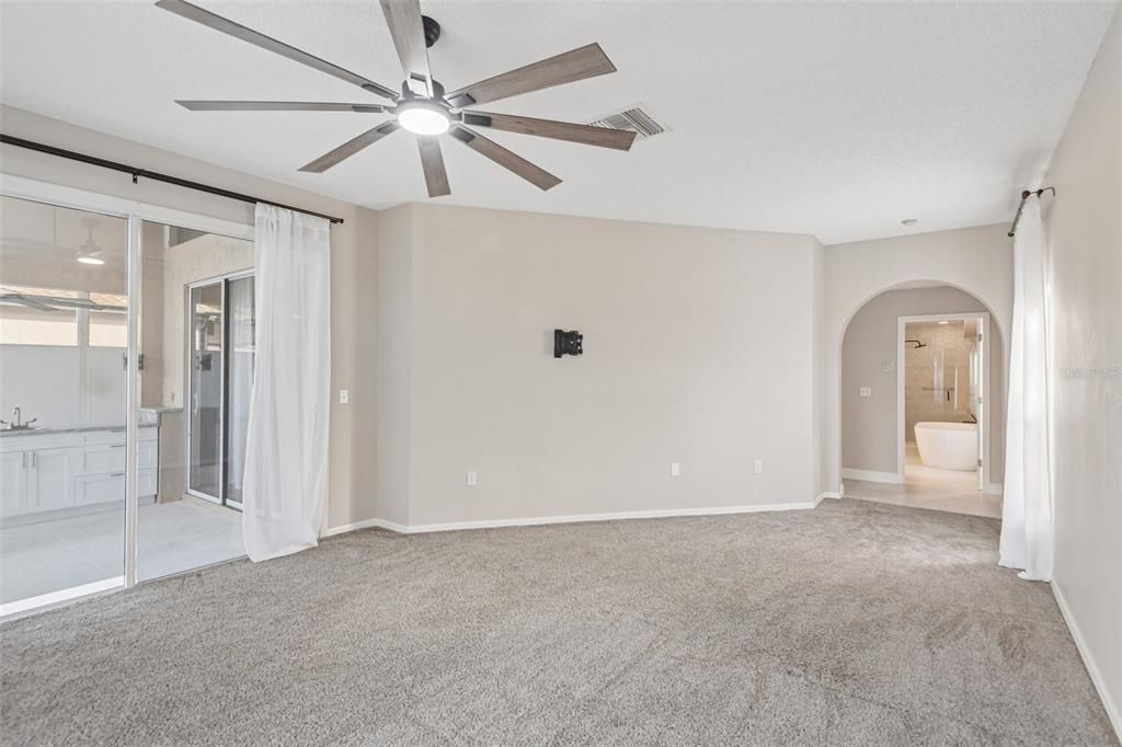 For Sale: $615,000 (3 beds, 2 baths, 2452 Square Feet)