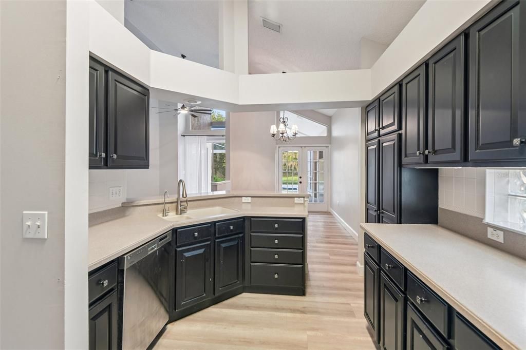 For Sale: $615,000 (3 beds, 2 baths, 2452 Square Feet)