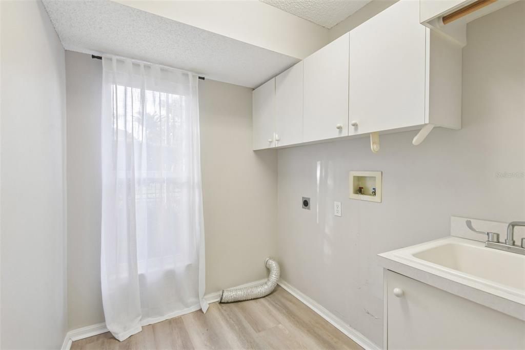 For Sale: $615,000 (3 beds, 2 baths, 2452 Square Feet)