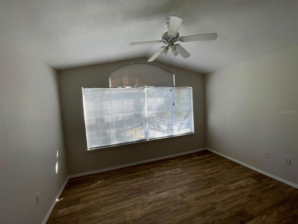 В аренду: $1,800 (3 спален, 2 ванн, 1431 Квадратных фут)