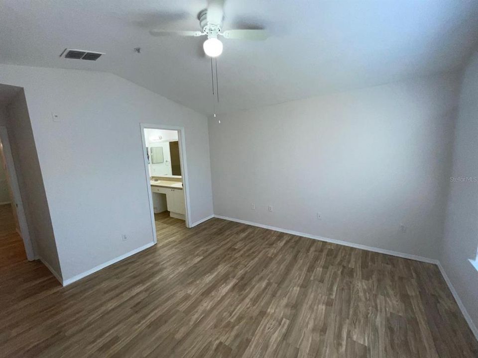 В аренду: $1,800 (3 спален, 2 ванн, 1431 Квадратных фут)