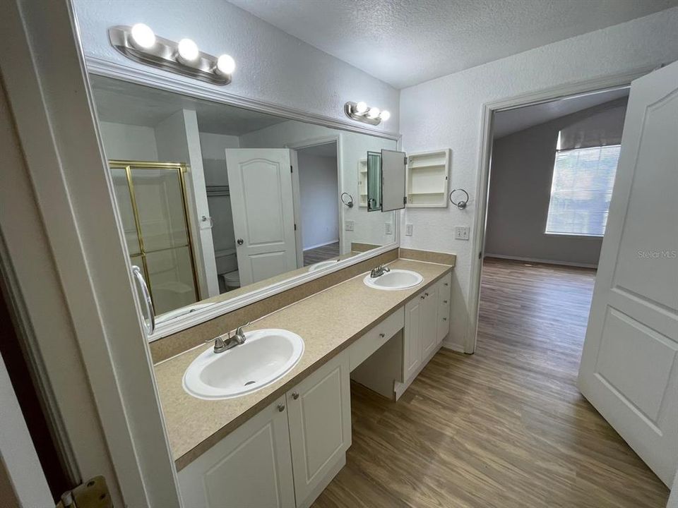 В аренду: $1,800 (3 спален, 2 ванн, 1431 Квадратных фут)