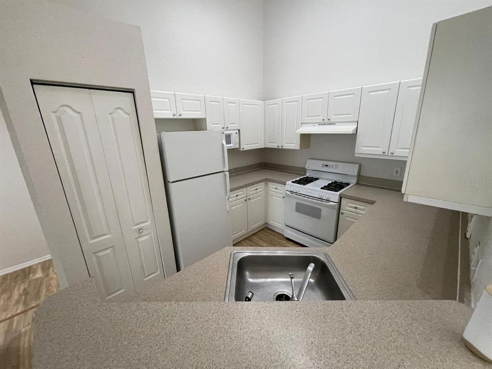 В аренду: $1,800 (3 спален, 2 ванн, 1431 Квадратных фут)