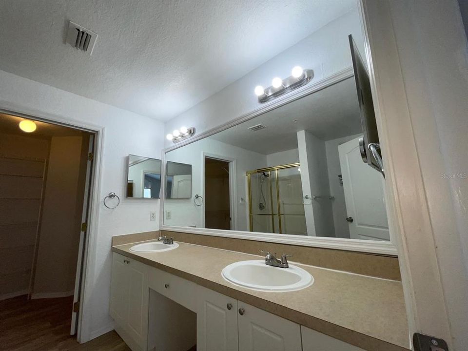 В аренду: $1,800 (3 спален, 2 ванн, 1431 Квадратных фут)