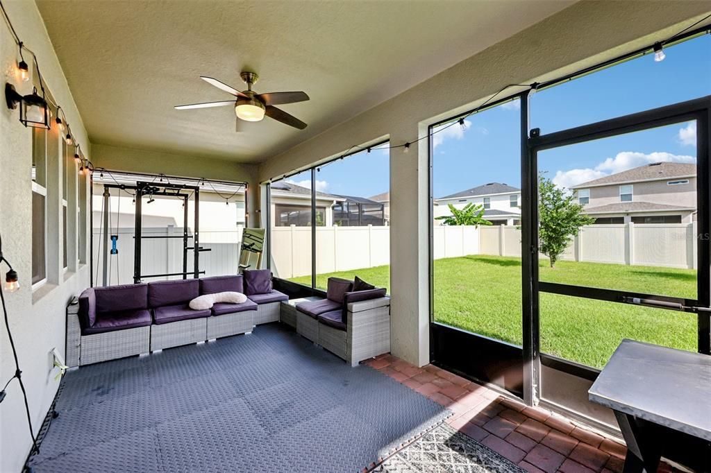 For Sale: $600,000 (4 beds, 2 baths, 2373 Square Feet)