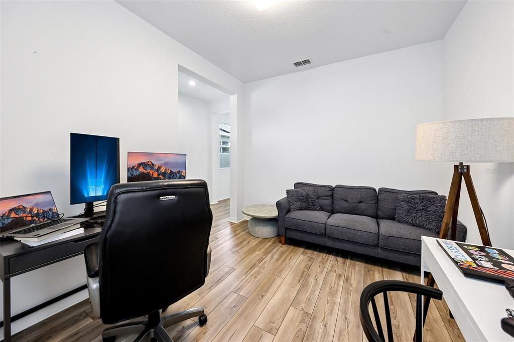 For Sale: $600,000 (4 beds, 2 baths, 2373 Square Feet)