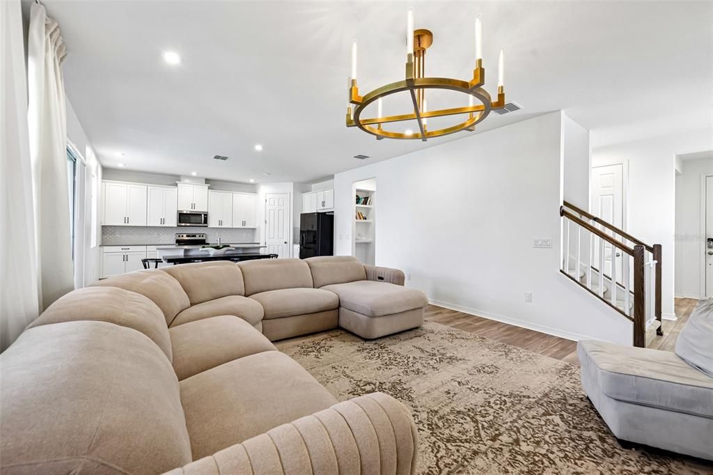 For Sale: $600,000 (4 beds, 2 baths, 2373 Square Feet)