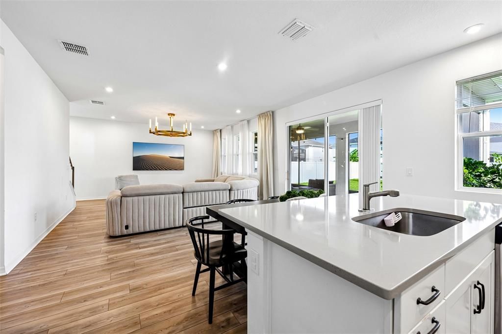 For Sale: $600,000 (4 beds, 2 baths, 2373 Square Feet)