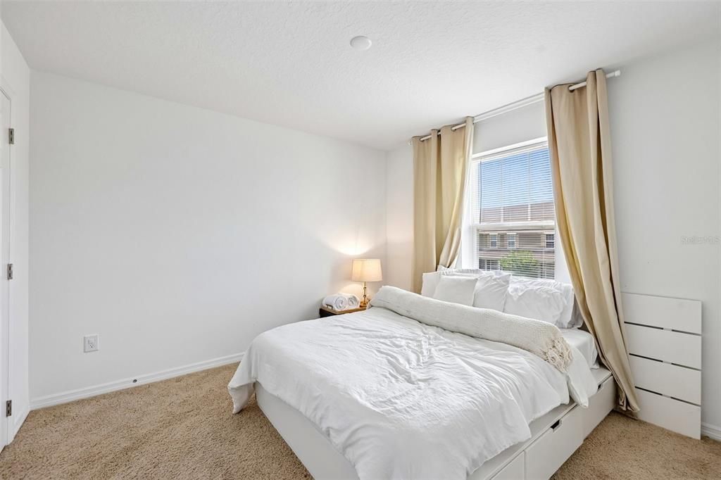 For Sale: $600,000 (4 beds, 2 baths, 2373 Square Feet)