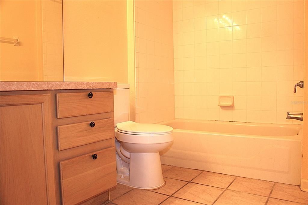 В аренду: $1,800 (2 спален, 2 ванн, 1050 Квадратных фут)