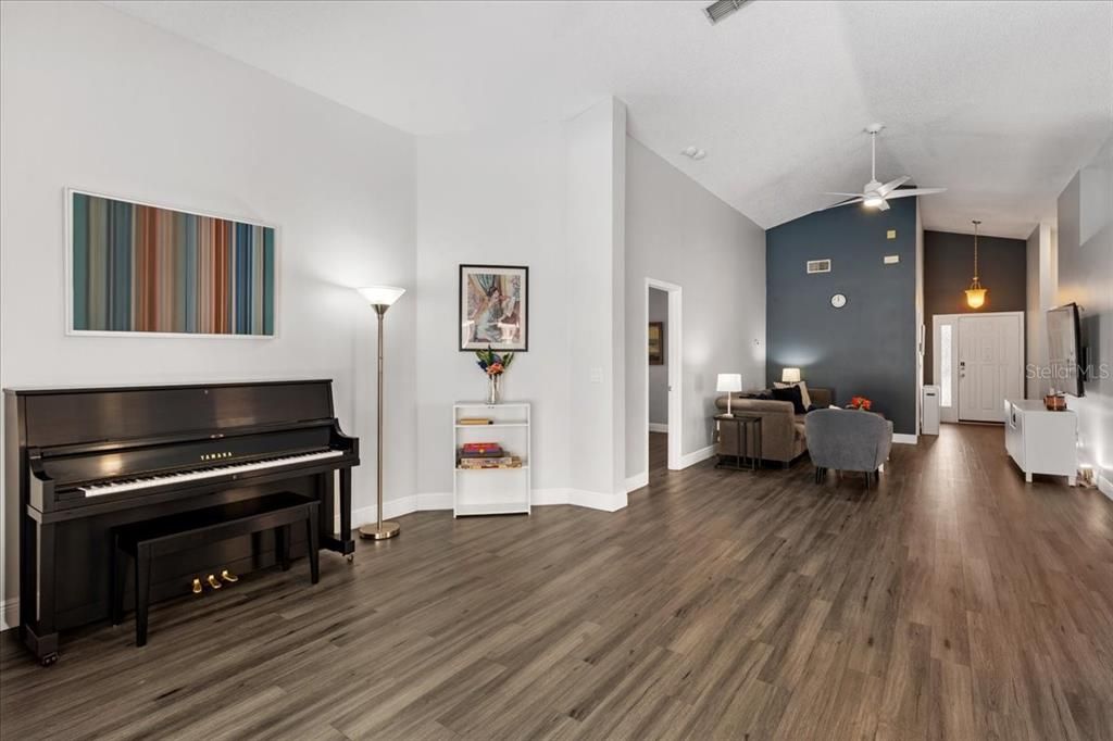 En Venta: $465,000 (3 camas, 2 baños, 1652 Pies cuadrados)
